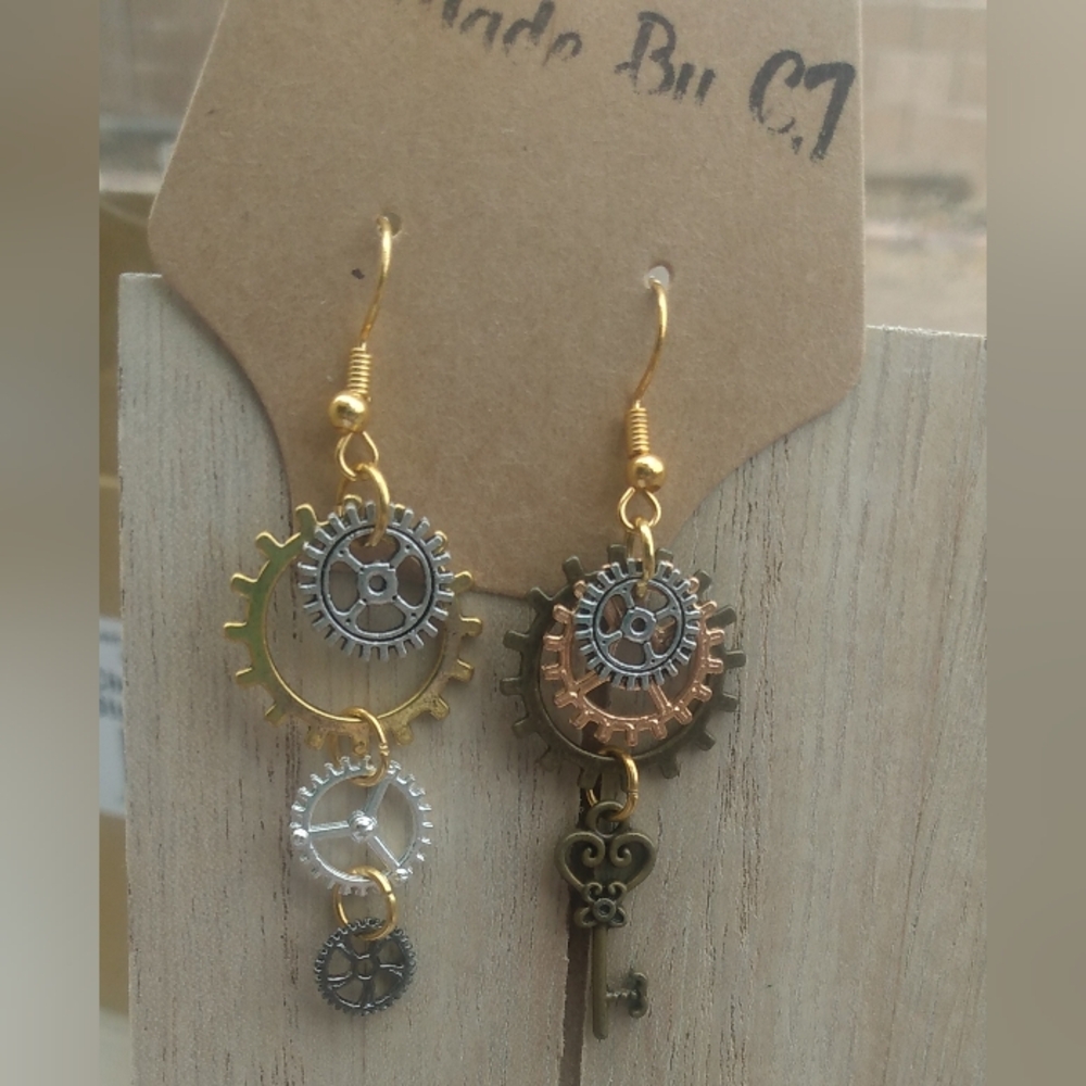 *Steampunk gear earrings MadeByCJ